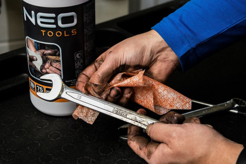 CHUSTECZKI ZE ŚCIERNIWEM DO MYCIA RĄK ORAZ CZYSZCZENIA POWIERZCHNI I NARZĘDZI, SŁOIK 75 SZT., 20X21 NOWOŚĆ 10-408 NEO TOOLS