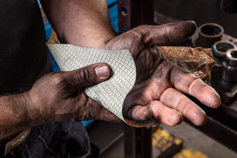 CHUSTECZKI ZE ŚCIERNIWEM DO MYCIA RĄK ORAZ CZYSZCZENIA POWIERZCHNI I NARZĘDZI, SŁOIK 75 SZT., 20X21 NOWOŚĆ 10-408 NEO TOOLS