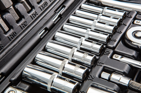 08-910 Klucze nasadowe 1/4", 1/2", zestaw 111 szt.