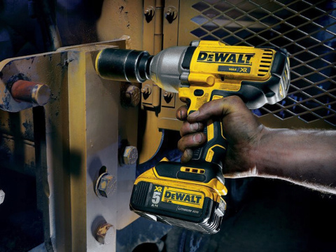 DCF900P2T-QW Klucz udarowy 18 V 760 W 1/2" Dewalt