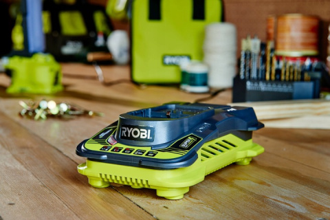 RC18150 Ładowarka RYOBI