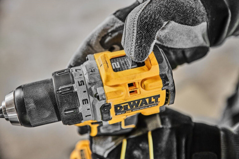 DCD800E2T-QW Akumulatorowa wiertarko-wkrętarka 18V 2x1,7Ah DeWalt