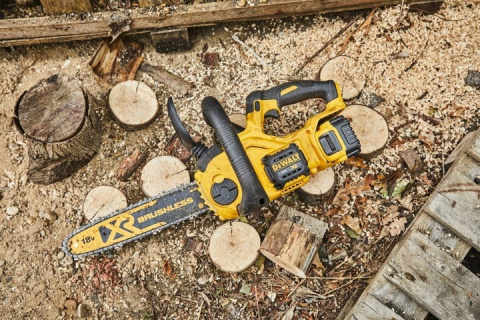 DCM565N-XJ 18V XR Bezszczotkowa piła łańcuchowa 30cm DeWALT