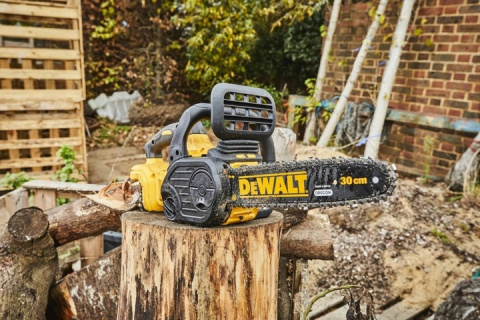 DCM565N-XJ 18V XR Bezszczotkowa piła łańcuchowa 30cm DeWALT