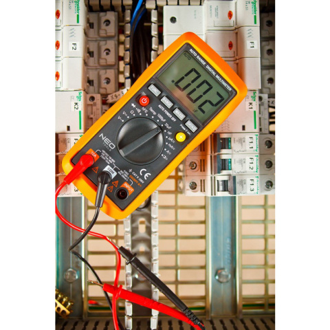 RĘCZNY MULTIMETR MIERNIK UNIWERSALNY ELEKTRYCZNY LCD C F 94-001 NEO