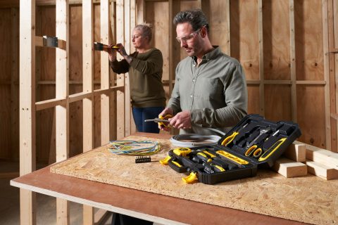 STANLEY 28 ELEMENTOWY ZESTAW NARZĘDZI W WALIZCE STHT78050-1