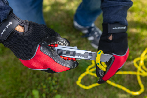 Nożyk uniwersalny z ostrzem łamanym SK5 18mm Proline 30036