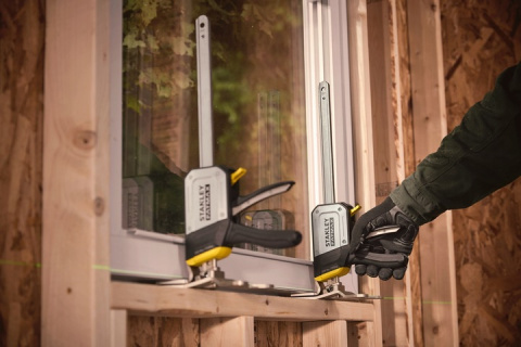 Podnośnik TradeLift 150 kg, pojedyncze do mebli płyt drzwi okien STANLEY FATMAX FMHT83550-1