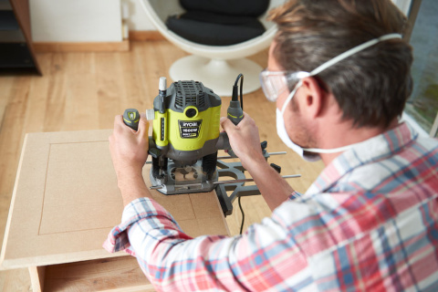 FREZARKA GÓRNOWRZECIONOWA RRT1600-K 1600W RYOBI