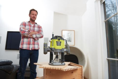 FREZARKA GÓRNOWRZECIONOWA RRT1600-K 1600W RYOBI