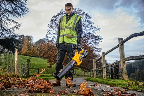 Dmuchawa Wetylator do liści akkumulatorowa ogrodowa 9Ah 54V XR DeWALT DCMBA572X1