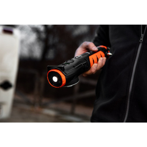 Lampka latarka warsztatowa 800lm z wbudowanym kompresorem NEO TOOLS kompresor 99-130