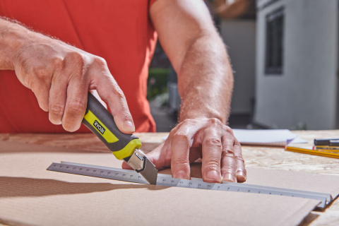 Nóż łamany nożyk tapicerski Ryobi RSK18