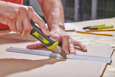 Nóż łamany nożyk tapicerski Ryobi RSK18