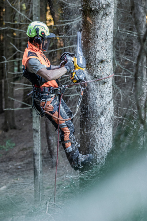 PIŁA PILARKA ŁAŃCUCHOWA 54V FLEXVOLT 35cm Z GÓRNYM CHWYTEM DeWALT DCMCST635N-XJ