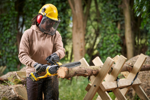 Pilarka łańcuchowa akumulatorowa STANLEY SFMCCS730M1 18V 1x4Ah 30cm V20