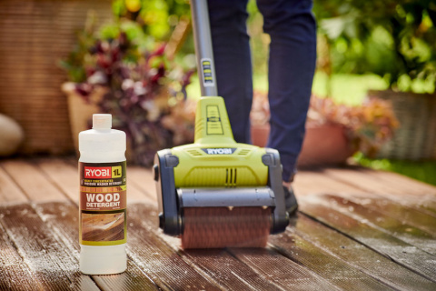 Urządzenie akumulatorowe do czyszczenia tarasów i patio 18V ONE+ z akumulatorem 4.0 Ah i ładowarką RY18PCB-140