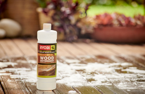 Urządzenie akumulatorowe do czyszczenia tarasów i patio 18V ONE+ z akumulatorem 4.0 Ah i ładowarką RY18PCB-140