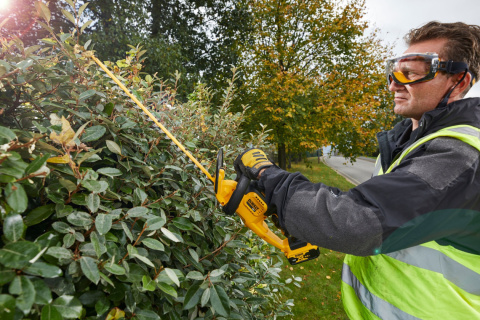 NOŻYCE DO ŻYWOPŁOTU 18V DCM563P1 550mm 1x5,0Ah BL DEWALT