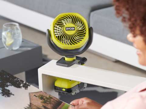 Wentylator wiatrak Zaciskowy biurkowy 10cm Akumulatorowy 18V ONE+ RCF18-0 RYOBI