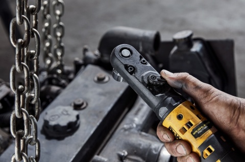 AKUMULATOROWA GRZECHOTKA UDAROWA XR 18V 3/8" i 1/2" DCF510N DEWALT