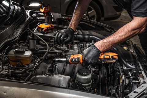 GRZECHOTKA AKUMULATOROWA BEZSZCZOTKOWA 18V 74Nm BSS18R38BL-0 AEG