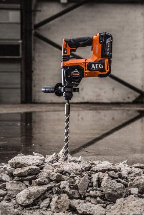 MŁOTOWIERTARKA AKUMULATOROWA BEZSZCZOTKOWA SDS+ 18V BBH18BL2-0 AEG