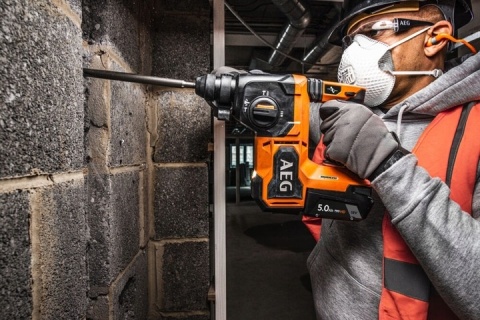 MŁOTOWIERTARKA AKUMULATOROWA BEZSZCZOTKOWA SDS+ 18V BBH18BL2-0 AEG