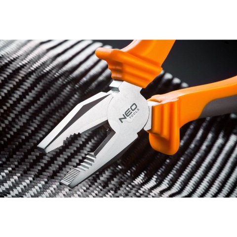 Szczypce uniwersalne wysokiej jakości stal izolowane 180mm NEO TOOLS 01-011