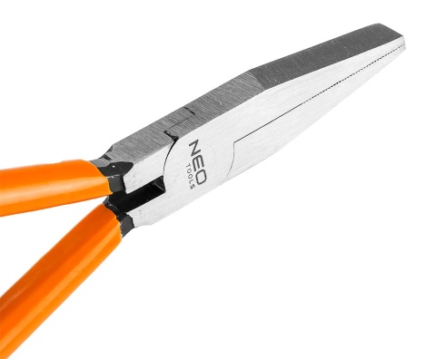 Szczypce płaskie 160 mm 01-279