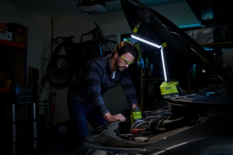 Lampa LED ONE + Akumulatorowa Składana Warsztatowa Oświetlenie Przenośne Korpus Solo Ryobi R18ALF-0 18V