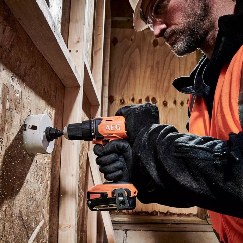 Wiertarko-Wkrętarka Udarowa 2 x 2 Ah 60 Nm Akumulatorowa Wytrzymała do Wkręcania i Wiercenia AEG BSB18G4-202C