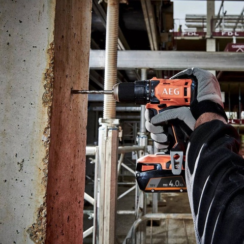 Wiertarko-Wkrętarka Udarowa 2 x 2 Ah 60 Nm Akumulatorowa Wytrzymała do Wkręcania i Wiercenia AEG BSB18G4-202C