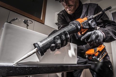 Wyciskacz Pistolet do silikonu mas uszczelniających narzędzie BKP18C2 310 18V AEG