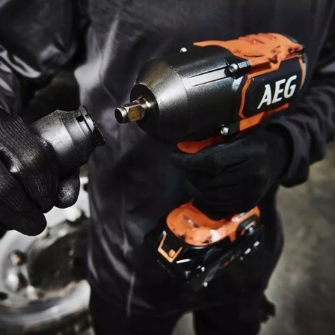 Bezszczotkowy klucz udarowy do śrub kół bezprzewodowy akumulatorowy 18 V o wysokim momencie obrotowym BSS18HTF12BL-0 AEG