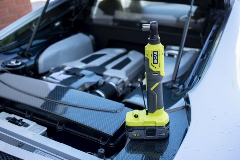 GRZECHOTKA AKUMULATOROWA KLUCZ ZAPADKOWY DO ŚRUB 1/4" 18V 60 Nm RYOBI R18RW2-0