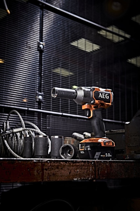 Klucz udarowy akumulatorowy 785 Nm z silnikiem bezszczotkowy mechaniczny 18V BSS18MTF12BL-0 AEG