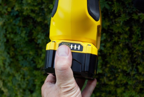 Nożyce do żywopłotu na wysiągniku teleskopowe FATMAX V20 45 cm STANLEY SFMCPH845B-XJ