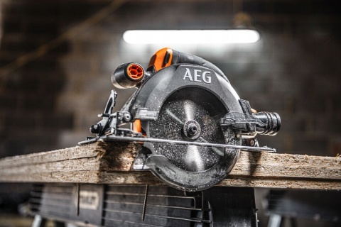 Piła Akumulatorowa Subkompaktowa Bezczotkowa bezprzewodowa 18V BKS18SBL-0 AEG