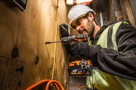 Wiertarko-wkrętarka bezszczotkowa subkompaktowa akumulatorowa 18V BS18SBL2-202C AEG