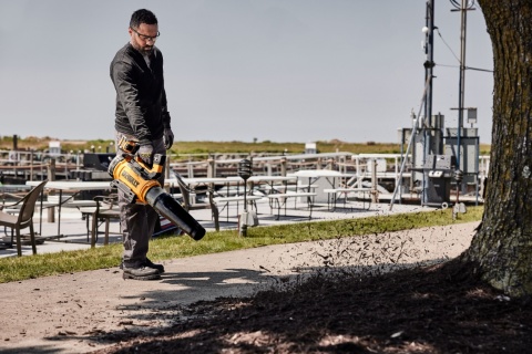 Dmuchawa z wentylatorem osiowym bezprzewodowa akumulatorowa 54V XR FLEXVOLT DEWALT DCMBL777N-XJ