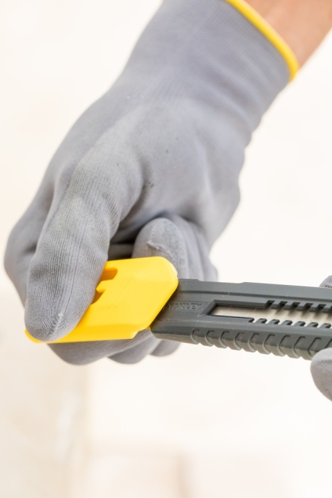 NÓŻ ŁAMANY SM18 NOŻYK SEGMENTOWY 18MM 1-10-151 STANLEY