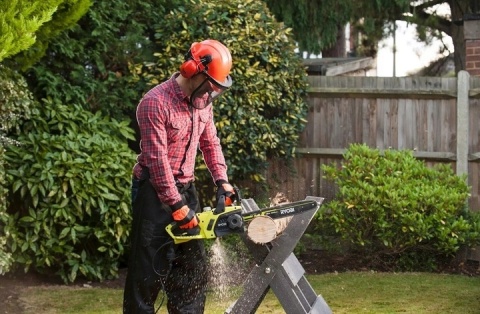 Pilarka łańcuchowa 2300W z prowadnicą 40 cm łańcuch Ryobi RCS2340B