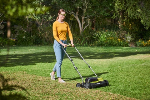 Wertykulator aerator do trawnika akumulatorowy 18V 35cm ONE + RYOBI RY18SFX35A-240