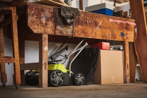 Wertykulator aerator do trawnika akumulatorowy 18V 35cm ONE + RYOBI RY18SFX35A-240