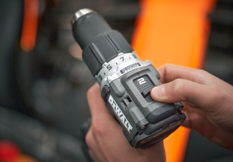 Wkrętarka Zestaw zasilanie akumulatorowe bezprzewodowe 18 V DeWalt DCD85MP2T-QW