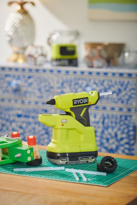 Mini pistolet do klejenia Bezprzewodowy akumulatorowy 18 V 7 mm Ryobi RGLM18-0