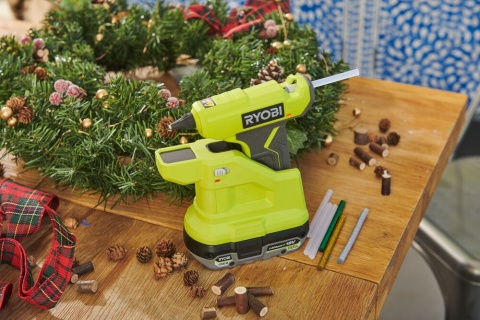 Mini pistolet do klejenia Bezprzewodowy akumulatorowy 18 V 7 mm Ryobi RGLM18-0