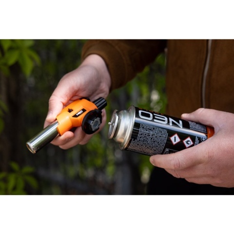 Palnik gazowy nakręcany z zapłonem piezo regulacja płomienia 1300 °C NEO TOOLS 20-027