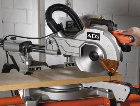 Piła ukośnica 254 mm – precyzyjna i wydajna piła do drewna i metalu, mocna, niezawodna, idealna do warsztatu AEG PS254L